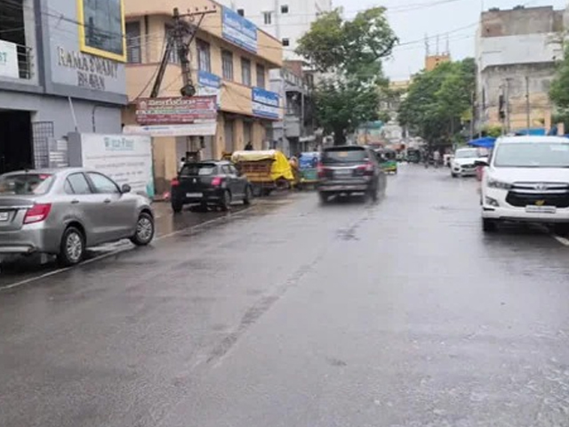 Heavy Rainfall Affects Normal Life In Vijayawada