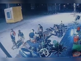 Rajasthan News: कोटा में कच्छा बनियान गैंग की एंट्री? CCTV में तस्वीर कैद; बाइक चोरी करते दिखे Rajasthan News: कोटा में कच्छा बनियान गैंग की एंट्री? CCTV में तस्वीर कैद; बाइक चोरी करते दिखे