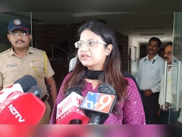 वादात अडकलेल्या IAS पूजा खेडकरांची पहिली प्रतिक्रिया, आजपासून वाशिम कार्यालयात रुजू! वादात अडकलेल्या IAS पूजा खेडकरांची पहिली प्रतिक्रिया, आजपासून वाशिम कार्यालयात रुजू!