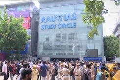 Delhi Coaching Centre Incident: एक-एक कर कोचिंग सेंटर की पोल खोल रहे गुस्साए छात्र! | NDTV India Delhi Coaching Centre Incident: एक-एक कर कोचिंग सेंटर की पोल खोल रहे गुस्साए छात्र! | NDTV India