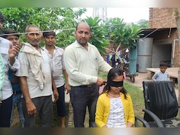 Rajasthan News: आंखों पर पट्टी बांधकर 11 साल की बच्ची पढ़ती है किताब, बता देती है दीवार के पीछे रखे सामान का नाम