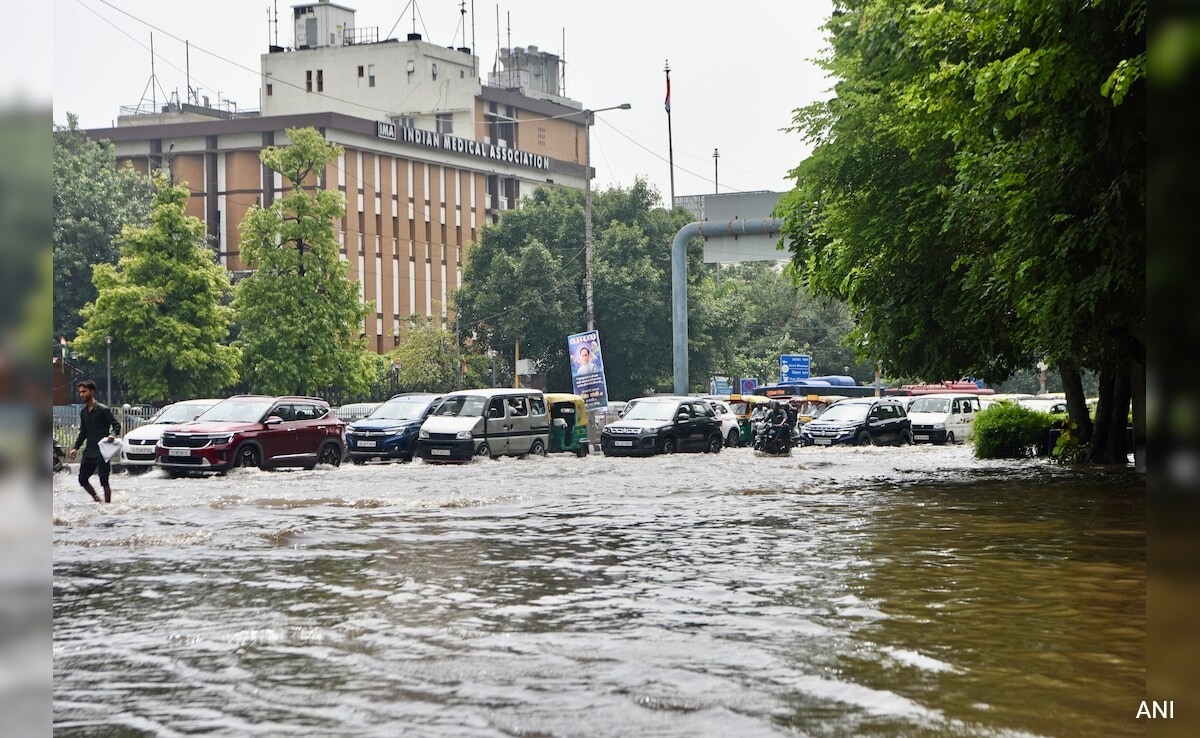 Heavy Rain Causes Widespread Waterlogging, Traffic Jams Across Delhi