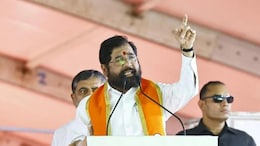 मुंबई ठाकरे गटाला मोठा धक्का, आणखी एका नगरसेविकेचा शिवसेना शिंदे गटात प्रवेश