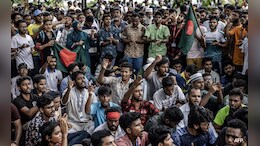 बांगलादेशमधील आंदोलकांनी घेतली आणखी एक विकेट, धमकीनंतर सरन्यायाधीशांचा राजीनामा