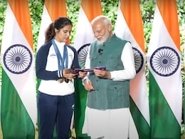 Manu Bhaker Reveals PM Narendra Modi's Words After Tokyo Olympics Heartbreak That Lifted Her Spirits Manu Bhaker Reveals PM Narendra Modi's Words After Tokyo Olympics Heartbreak That Lifted Her Spirits