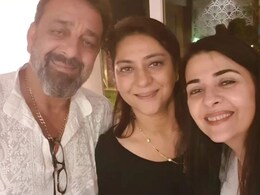 संजय दत्त, मनीषा कोईराला, जेनेलिया डिसूजा समेत तमाम सेलेब्स के भाई और बहनों से कर लीजिए मुलाकात, सामने आईं प्यारी तस्वीरें संजय दत्त, मनीषा कोईराला, जेनेलिया डिसूजा समेत तमाम सेलेब्स के भाई और बहनों से कर लीजिए मुलाकात, सामने आईं प्यारी तस्वीरें