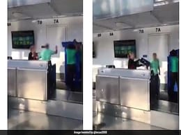 Angry Passenger In US Throws Computer At Airline Staff, Calls Them "Stupid" Angry Passenger In US Throws Computer At Airline Staff, Calls Them "Stupid"