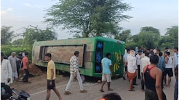Rajasthan Road Accident: खाटूश्यामजी जा रही बस अनियंत्रित होकर पलटी, 2 यात्रियों की दर्दनाक मौत, 19 घायलों का इलाज जारी