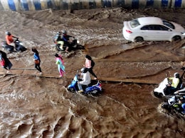 Rajasthan Weather Update: राजस्थान में बारिश से बेकाबू हुए हालात, करौली सहित 7 जिलों के लिए 24 घंटे भारी Rajasthan Weather Update: राजस्थान में बारिश से बेकाबू हुए हालात, करौली सहित 7 जिलों के लिए 24 घंटे भारी