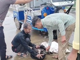सतना में 6 कुत्तों को बोरी में भरकर नदी में फेंकने की कोशिश, युवकों ने बचाया, पुलिस ने दर्ज किया केस सतना में 6 कुत्तों को बोरी में भरकर नदी में फेंकने की कोशिश, युवकों ने बचाया, पुलिस ने दर्ज किया केस