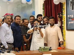 Gwalior को मिली नई सौगात, खुली मनु भाकर शूटिंग एकेडमी, निशाना लगाकर सिंधिया ने किया शुभारंभ