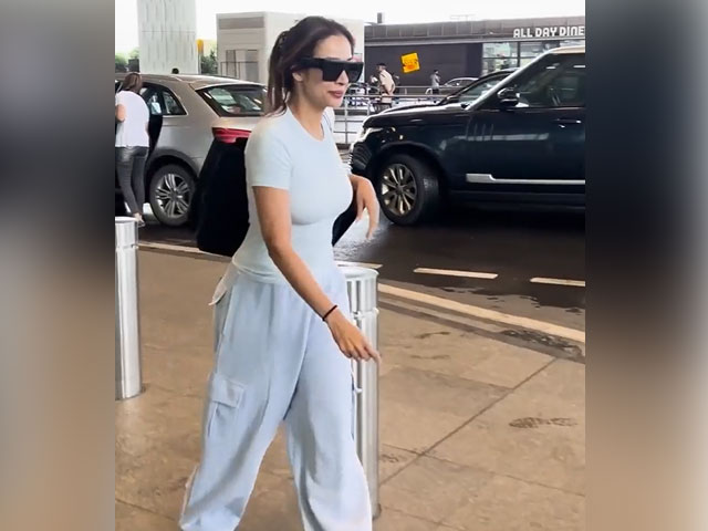 "<i>Kaisi Ho Malaika Ji</i>," Asked A Paparazzo. She Replied With A Smile