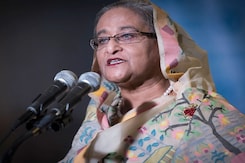 Violence in Bangladesh: London जा रही Sheikh Hasina से क्या हुई Doval की बात? | Khabron Ki Khabar Violence in Bangladesh: London जा रही Sheikh Hasina से क्या हुई Doval की बात? | Khabron Ki Khabar