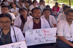 Kolkata Doctor Case | Silent Protests With Suspension Of Services By Junior Doctors At Guwahati Kolkata Doctor Case | Silent Protests With Suspension Of Services By Junior Doctors At Guwahati