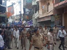 Bharat Band के दौरान MP और Chhattisgarh में दिखा ऐसा नजारा, प्रदर्शन की बीच पुलिस-प्रशासन करते दिखे ये काम Bharat Band के दौरान MP और Chhattisgarh में दिखा ऐसा नजारा, प्रदर्शन की बीच पुलिस-प्रशासन करते दिखे ये काम