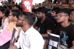 Kolkata Doctor Murder Case: RG Kar Hospital Vandalised, Students Continue Protests Kolkata Doctor Murder Case: RG Kar Hospital Vandalised, Students Continue Protests