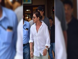Shah Rukh Khan, Aamir Khan, Jackie Shroff And Other Celebs Attend Veteran Photographer Pradeep Bandekar's Prayer Meet Shah Rukh Khan, Aamir Khan, Jackie Shroff And Other Celebs Attend Veteran Photographer Pradeep Bandekar's Prayer Meet