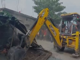 बिहार में भी छाया 'योगी का मॉडल',  दलित बच्ची की हत्या के आरोपी के घर चला बुलडोजर बिहार में भी छाया 'योगी का मॉडल',  दलित बच्ची की हत्या के आरोपी के घर चला बुलडोजर