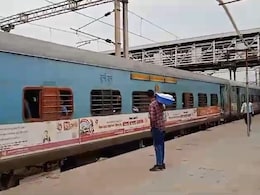 Gwalior Station के पास Goa Express में महिला यात्री को आया हार्ट अटैक, 40 मिनिट तड़पती रही नहीं आई 108 एम्बुलेंस... Gwalior Station के पास Goa Express में महिला यात्री को आया हार्ट अटैक, 40 मिनिट तड़पती रही नहीं आई 108 एम्बुलेंस...
