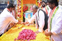 Statue Showdown: Rajiv Gandhi Or Telangana Thalli? Statue Showdown: Rajiv Gandhi Or Telangana Thalli?