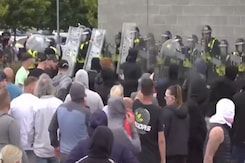 Britain's Worst Riots In A Decade: Over 90 Arrested Britain's Worst Riots In A Decade: Over 90 Arrested