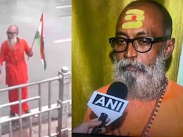 कोलकाता: तिरंगा ले पुलिस की बौछार में खड़े वायरल बाबा आए सामने, खोला इशारे का राज कोलकाता: तिरंगा ले पुलिस की बौछार में खड़े वायरल बाबा आए सामने, खोला इशारे का राज