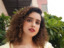 Sanya Malhotra Gets Emotional As She Receives Standing Ovation For <i>Mrs</i> Sanya Malhotra Gets Emotional As She Receives Standing Ovation For <i>Mrs</i>