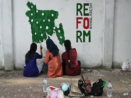 दुनिया भर के निवेशकों की नजरें बांग्लादेश की अंतरिम सरकार की आर्थिक नीतियों पर टिकीं दुनिया भर के निवेशकों की नजरें बांग्लादेश की अंतरिम सरकार की आर्थिक नीतियों पर टिकीं
