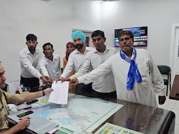 हुजूर... 38 दिनों से बेटियां लापता हैं, स्कूल से लौट रही नाबालिग बहनों की तलाश के लिए SP से गुहार