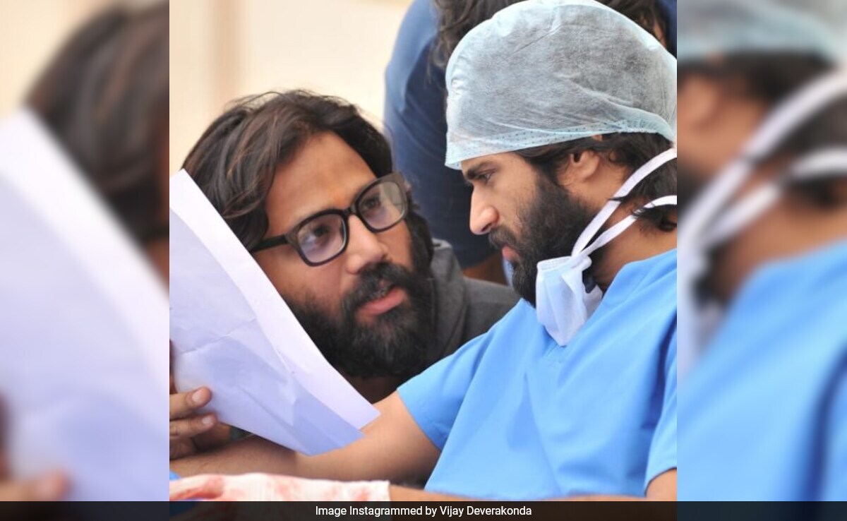 <i>Arjun Reddy At 7</i>: Vijay Deverakonda Shares BTS Pics With Sandeep Reddy Vanga. Fans Want Second Part Of The Film