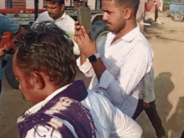 रात में घर के बाहर सोए थे लोग, अचानक इस जानवर ने काट लिया रात में घर के बाहर सोए थे लोग, अचानक इस जानवर ने काट लिया