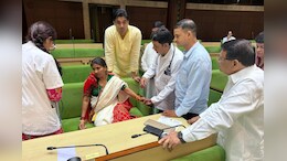 कल रात से धरने पर बैठी कांग्रेस विधायक की तबीयत बिगड़ी, डॉक्टर पहुंचे विधानसभा