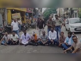 CG News: बीजेपी नेता पर गुंडों का जानलेवा हमला, कार्यकर्ता हुए आग-बबूला CG News: बीजेपी नेता पर गुंडों का जानलेवा हमला, कार्यकर्ता हुए आग-बबूला