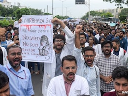 पश्चिम बंगाल मामले में उबल रहा राजस्थान, रेजिडेंट डॉक्टरों की हड़ताल से बिगड़ रही है स्वास्थ्य व्यवस्था पश्चिम बंगाल मामले में उबल रहा राजस्थान, रेजिडेंट डॉक्टरों की हड़ताल से बिगड़ रही है स्वास्थ्य व्यवस्था