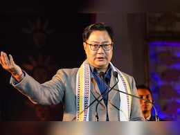 लोकसभा में पेश होगा वक्फ विधेयक, विपक्ष ने संसदीय समिति के पास भेजने की मांग की लोकसभा में पेश होगा वक्फ विधेयक, विपक्ष ने संसदीय समिति के पास भेजने की मांग की