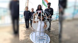 Independence Day 2024 : पिंजरे में बंद "पंछी" की गुहार, मत काटो मेरे पंख !