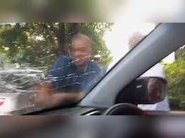 Video: Man With Rod Smashes Car Windows, Children Scream In Horror Video: Man With Rod Smashes Car Windows, Children Scream In Horror