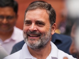 जहरी आणि विध्वंसक! राहुल गांधींवर भाजप खासदाराची सडकून टीका जहरी आणि विध्वंसक! राहुल गांधींवर भाजप खासदाराची सडकून टीका