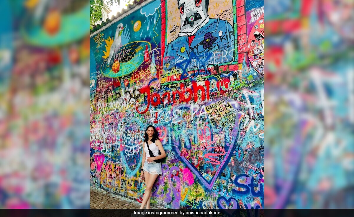 Deepika Padukone, Ranveer Singh Dropped These Comments On Anisha Padukone's Post