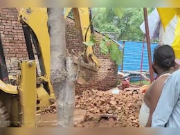 मध्य प्रदेश : सागर के शाहपुर में मंदिर की दीवार गिरी, 8 बच्चों की मौत, कई घायल मध्य प्रदेश : सागर के शाहपुर में मंदिर की दीवार गिरी, 8 बच्चों की मौत, कई घायल
