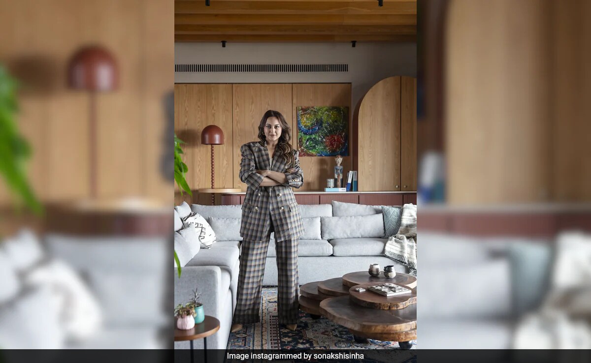 Sonakshi Sinha's Sea-Facing Mumbai Apartment On Sale For 25 Crore. Watch