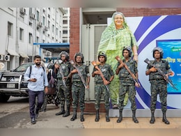 बांगलादेशच्या पंतप्रधान शेख हसीना यांनी  'ढाका पॅलेस' सोडलं, PM निवासात आंदोलक घुसले