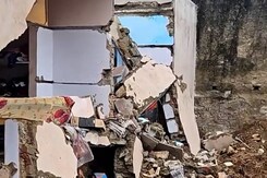 अजमेर: नींव खोदने के दौरान ढहा  मकान, बाल- बाल बचे घर के लोग अजमेर: नींव खोदने के दौरान ढहा  मकान, बाल- बाल बचे घर के लोग