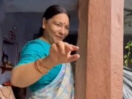 Stree 2 BTS VIDEO: बारिश के मौसम में कुछ यूं बचा था स्त्री 2 का सेट, एक्ट्रेस ने शेयर किया BTS वीडियो, पुराने गाने का भी उठाया लुत्फ  Stree 2 BTS VIDEO: बारिश के मौसम में कुछ यूं बचा था स्त्री 2 का सेट, एक्ट्रेस ने शेयर किया BTS वीडियो, पुराने गाने का भी उठाया लुत्फ