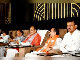 Rajasthan: CM भजनलाल ने विधायकों के साथ देखी 'वीर सावरकर' फिल्म, विपक्ष को भी डिनर और मूवी देखने का मिला था न्योता