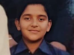 स्कूल में लड़की को इंप्रेस करने के लिए लिखी थी ये लाइनें, वहां तो नहीं बनी बात लेकिन जब फिल्म में आया गाना तो मिली खूब शौहरत स्कूल में लड़की को इंप्रेस करने के लिए लिखी थी ये लाइनें, वहां तो नहीं बनी बात लेकिन जब फिल्म में आया गाना तो मिली खूब शौहरत