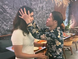 Manu Bhaker Meets Mary Kom, Makes Special Request To 8-Time World Champion Manu Bhaker Meets Mary Kom, Makes Special Request To 8-Time World Champion