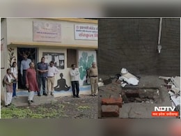 MP News: ठेकेदार की यहां चल रही मनमानी, तोड़ दिया कॉलेज में बना शौचालय, अब परेशान हो रही छात्राएं