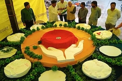 Indore Organisation Claims To Have Made Makes World's Largest Rakhi Indore Organisation Claims To Have Made Makes World's Largest Rakhi