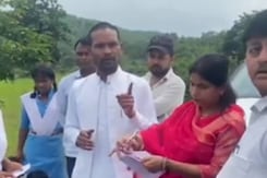 शिक्षकों की कमी पर छात्रों का बवाल, Principle और Teacher पर लगाए नशे में धूत रहने का आरोप